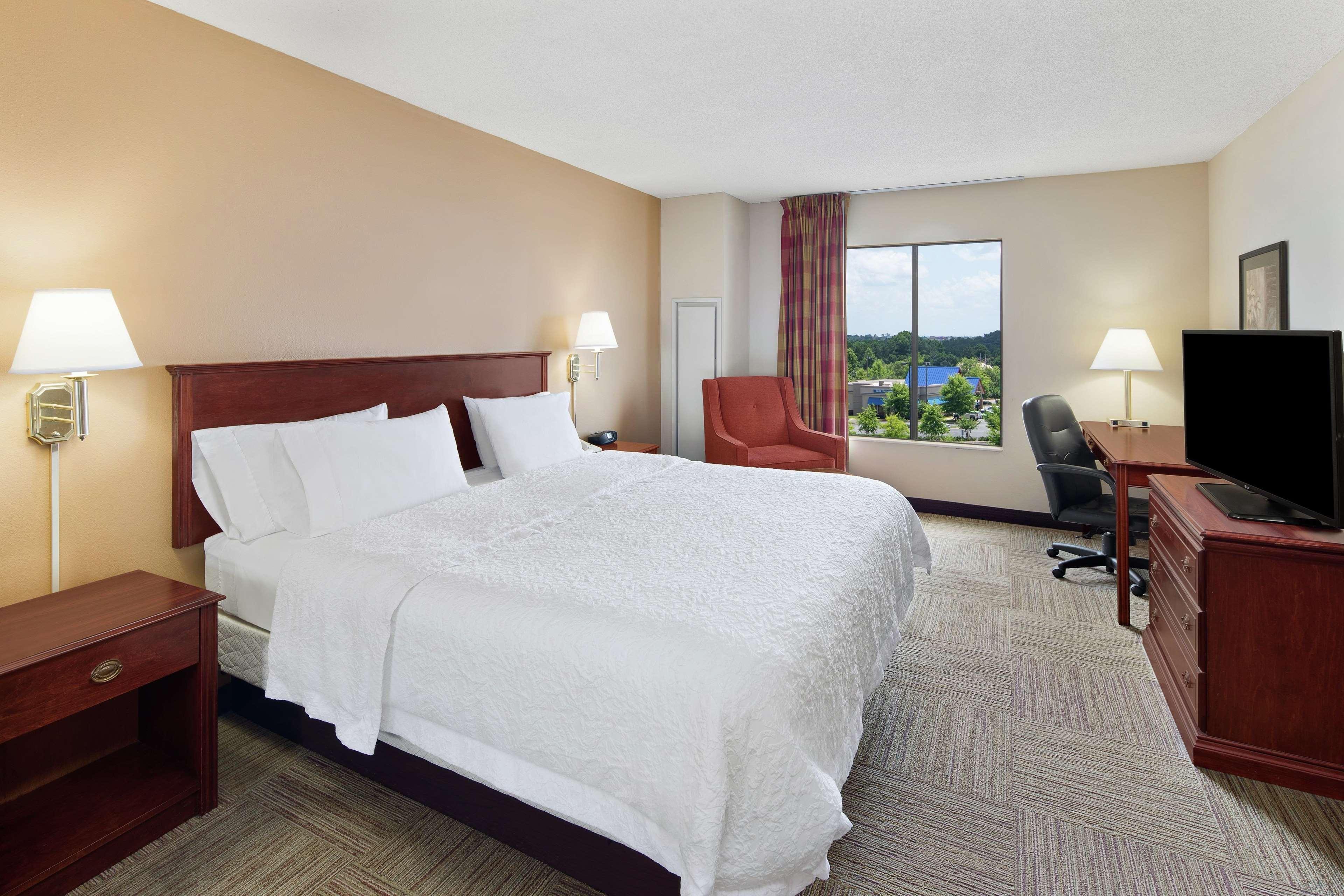 Hampton Inn Columbus-North Exterior photo