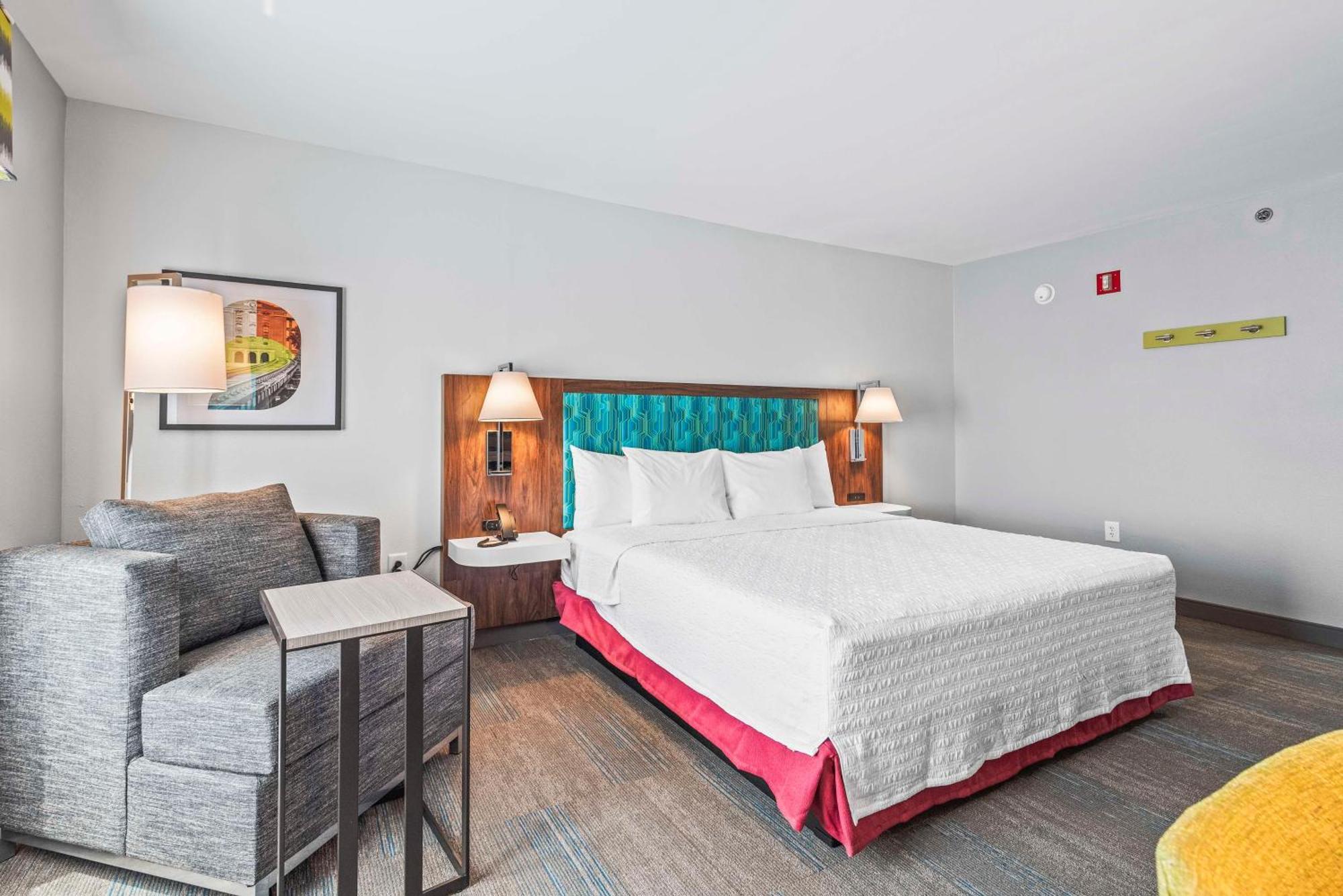 Hampton Inn Columbus-North Exterior photo