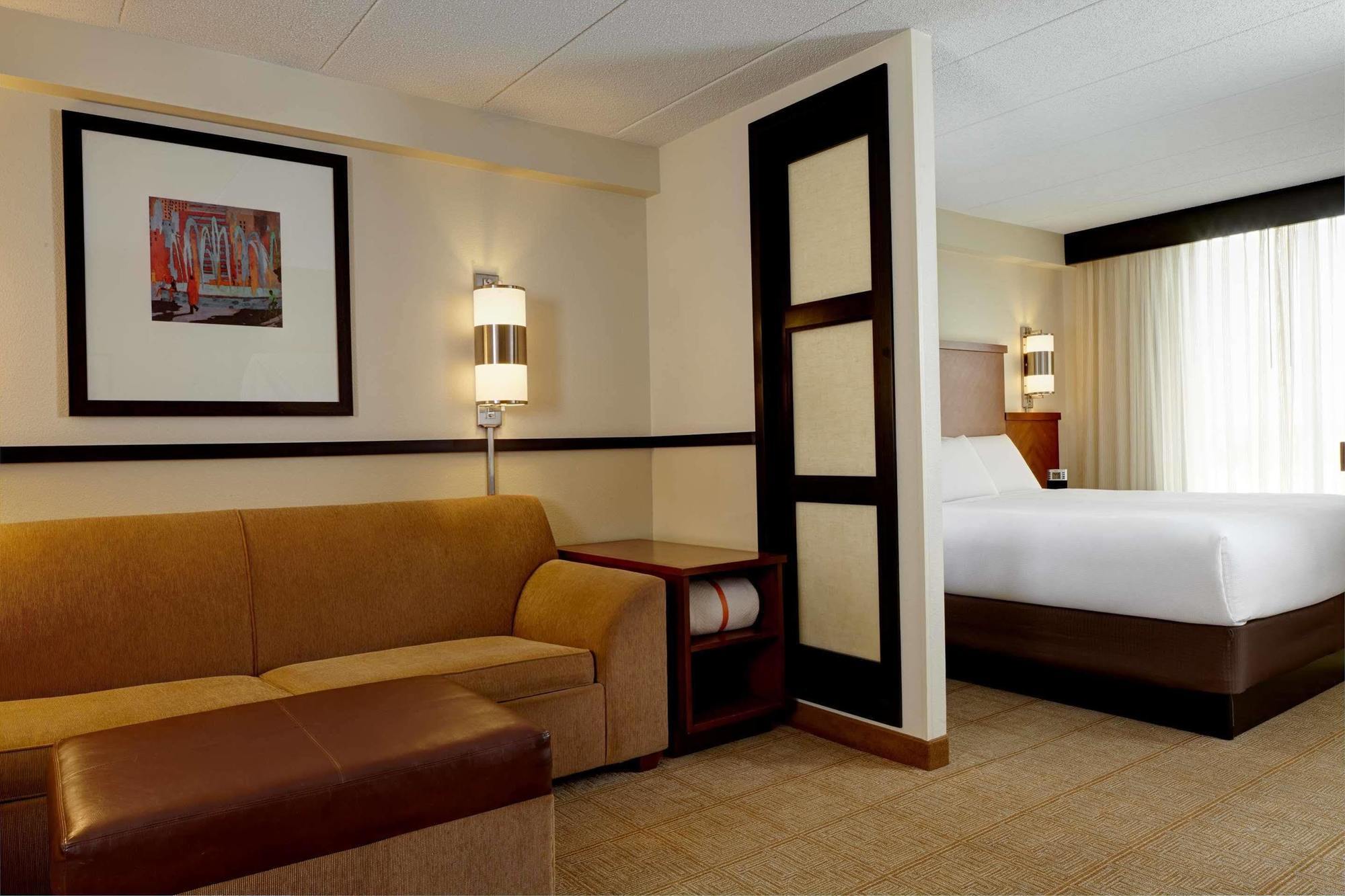Hampton Inn Columbus-North Exterior photo